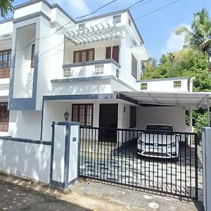 Mom's Nedumbassery